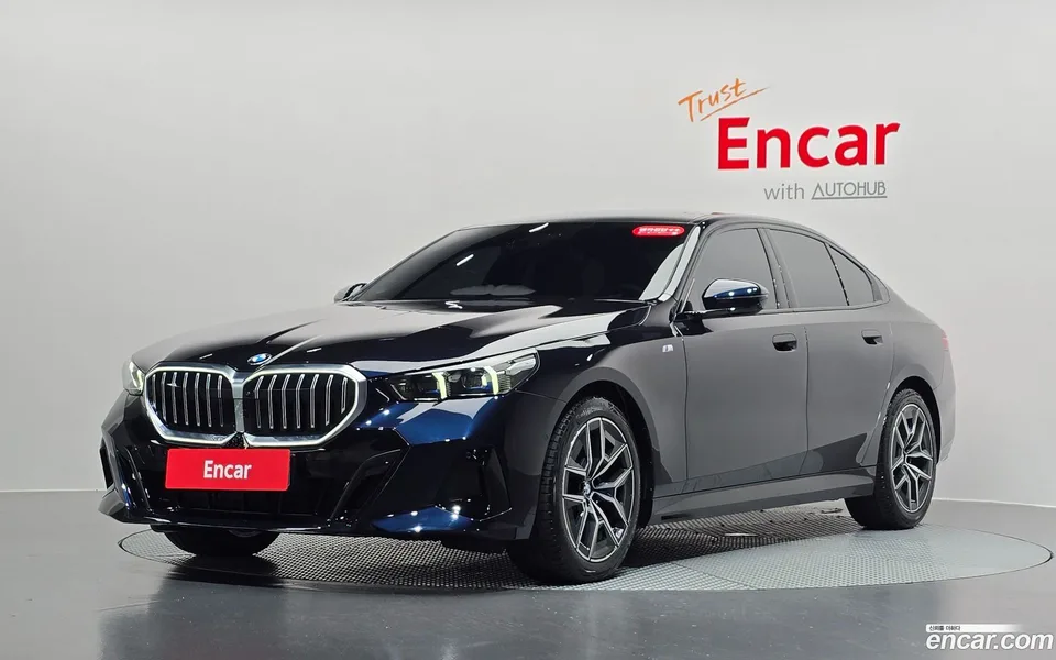 BMW 5 Series 520i M 2024 — photo 1, buy with delivery to Moscow