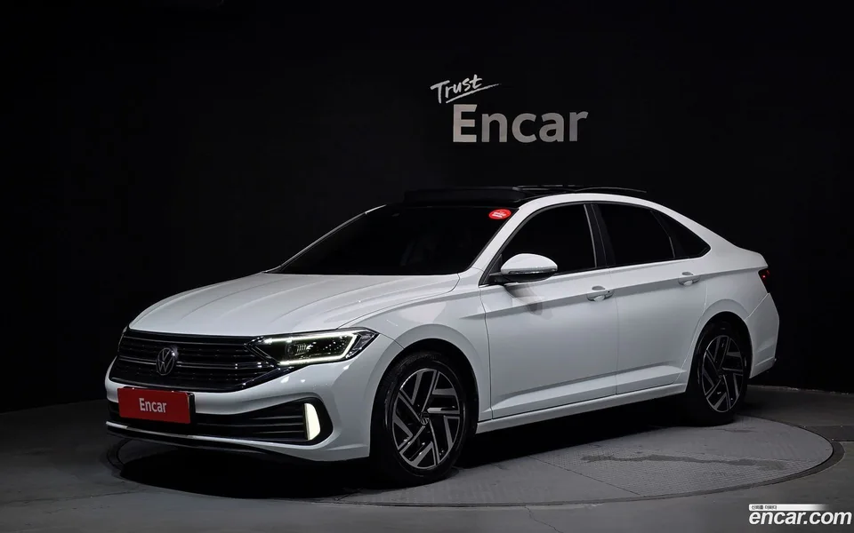 Volkswagen Jetta 1.5 TSI 2022 — photo 1, buy with delivery to Moscow