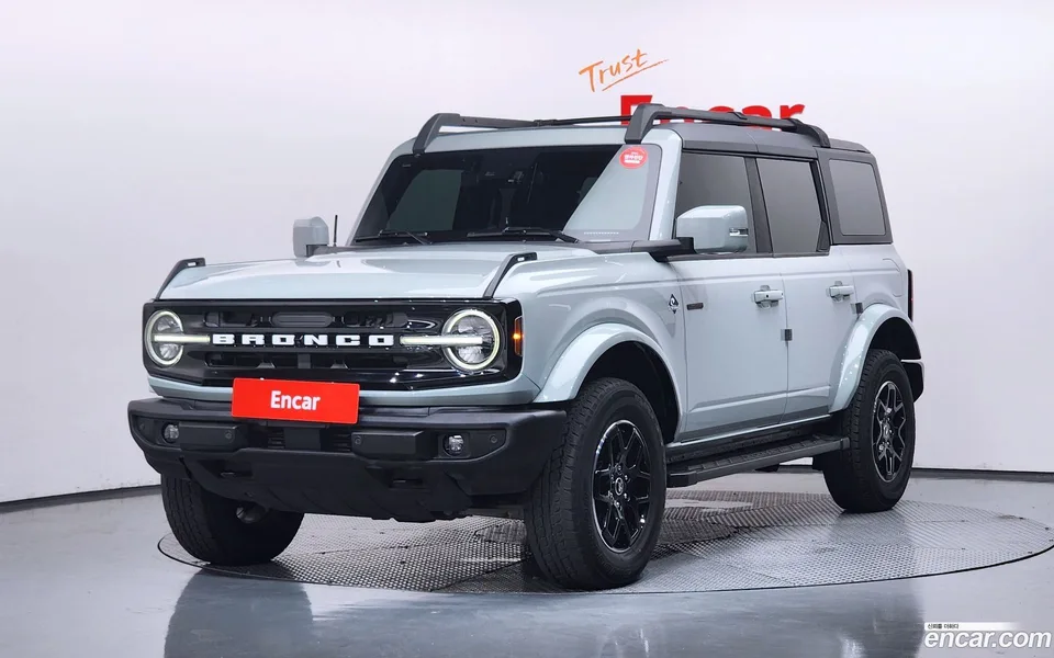Ford Bronco 2.7 2022 — photo 1, buy with delivery to Moscow