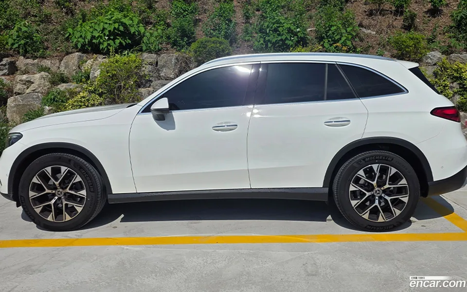 Mercedes-Benz GLC-Class GLC220 d 4MATIC 2026 — thumbnail 3