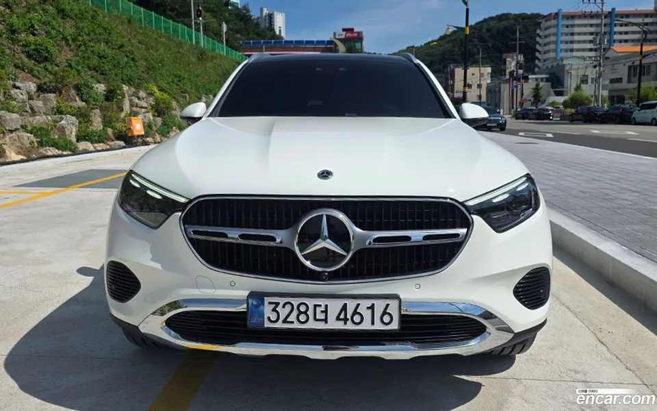 Mercedes-Benz GLC-Class 2026