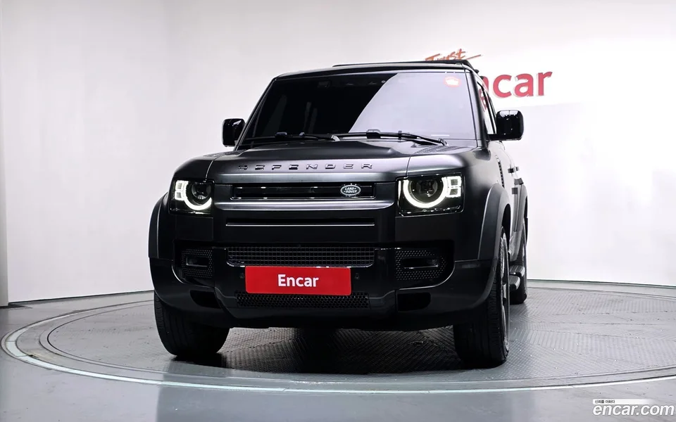 Land Rover Defender 110 D300 X- HSE 2024 — thumbnail 3