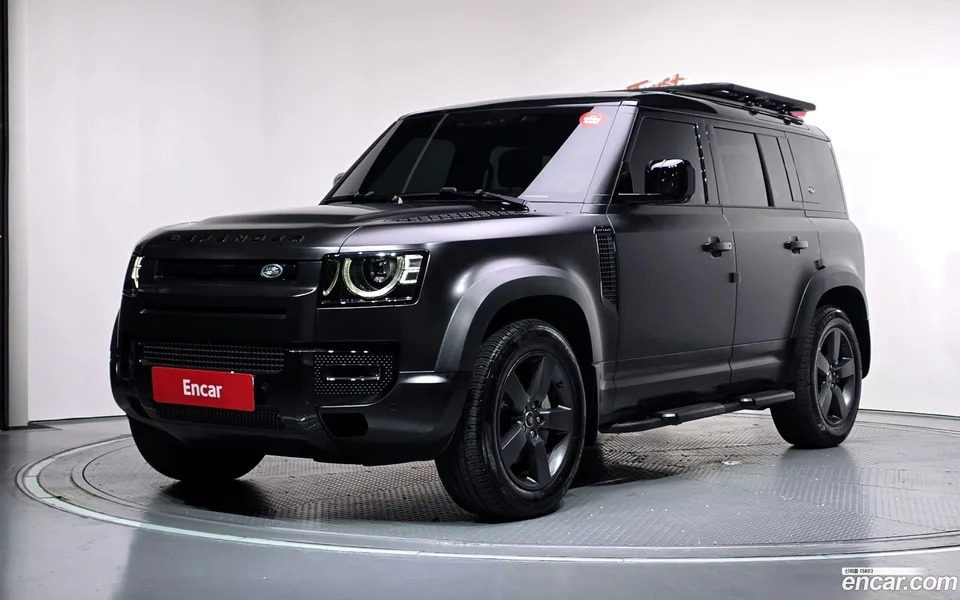 Land Rover Defender 110 D300 X- HSE 2024 — photo 1, buy with delivery to Moscow