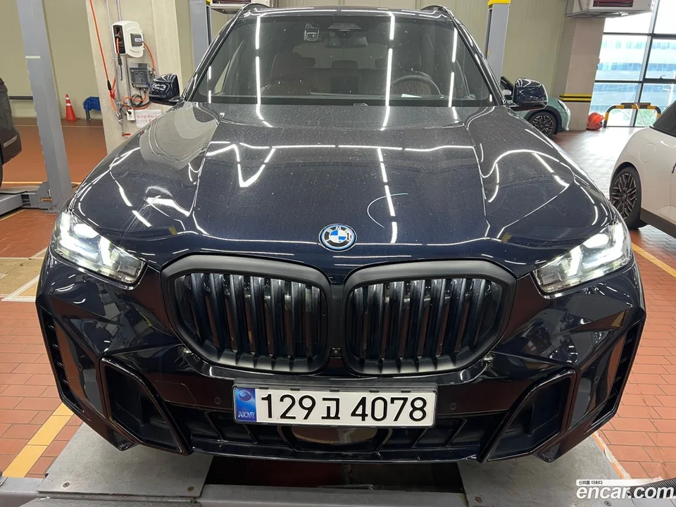 BMW X5 xDrive 50e M 2025 — thumbnail 2
