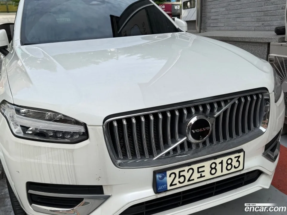 Volvo XC90 B6 2024 — фото 1, купить с доставкой в Москву