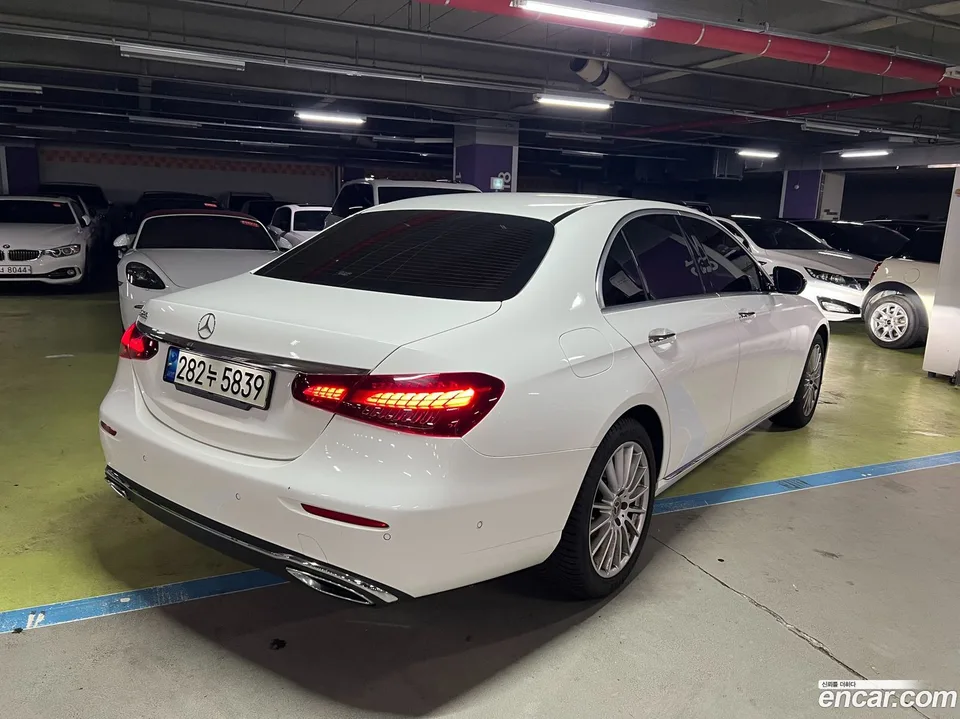Mercedes-Benz E-Class E250 2022 — thumbnail 2