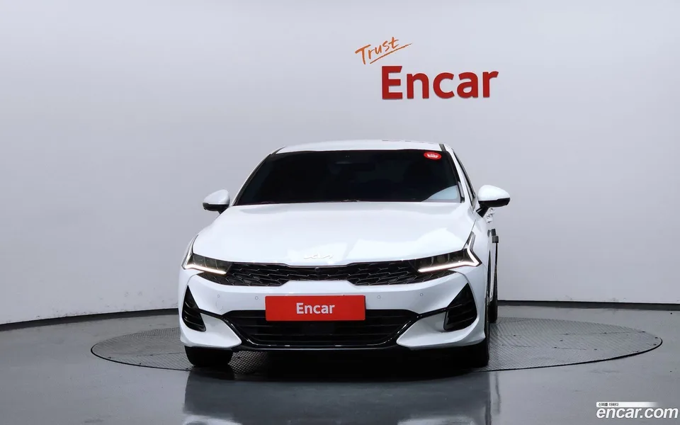 Kia K5 2.0 2023 — thumbnail 3