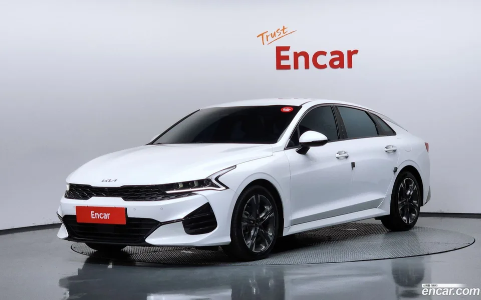 Kia K5 2.0 2023 — photo 1, buy with delivery to Moscow