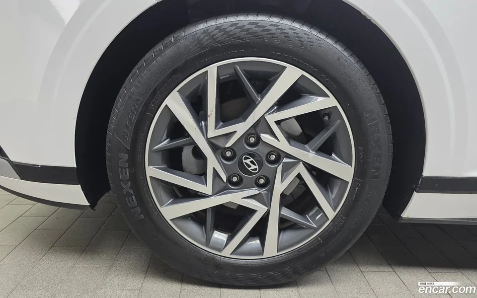 Hyundai Grandeur Hybrid 2023 — thumbnail 2