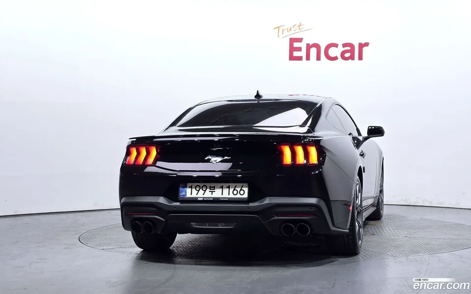 Ford Mustang 2.3 2025 — thumbnail 4