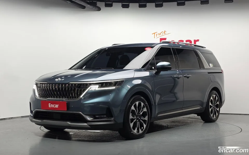 Kia Carnival 9 2022 — photo 1, buy with delivery to Moscow