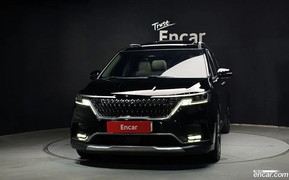 Kia Carnival 7 2023 — thumbnail 3