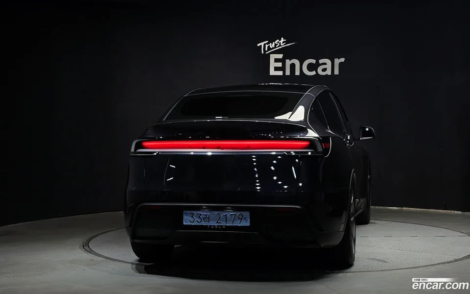 Tesla Model Y RWD 2025 — thumbnail 4