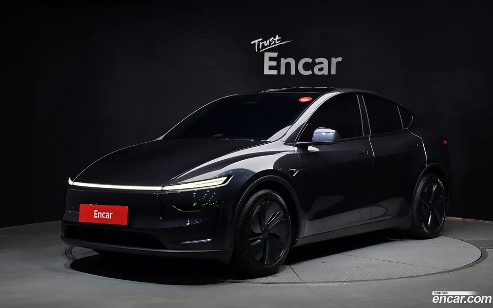 Tesla Model Y RWD 2025 — photo 1, buy with delivery to Moscow