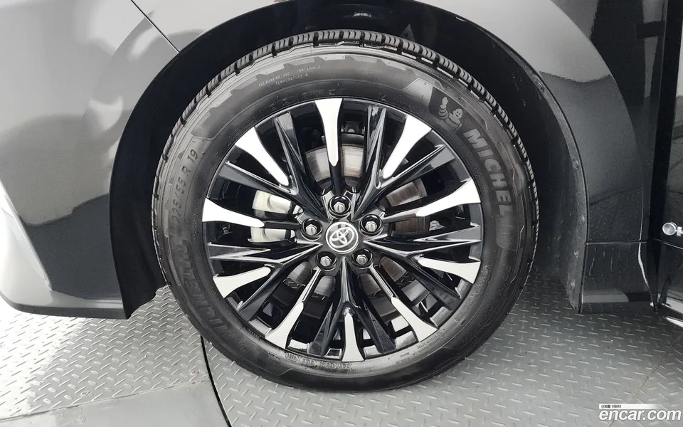 Toyota Alphard 2.5 HEV AWD 2024 — thumbnail 5