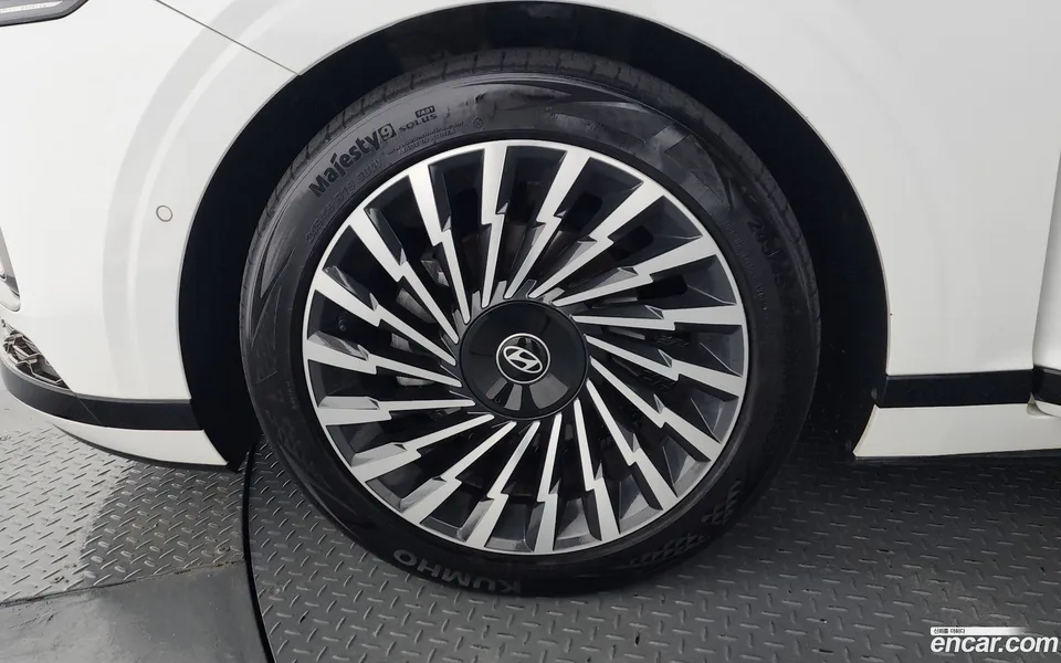 Hyundai Grandeur Hybrid 2023 — thumbnail 2