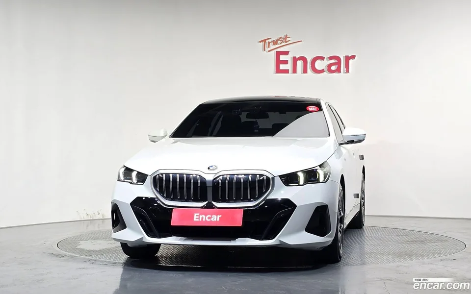 BMW 5 Series 523d M 2024 — thumbnail 3