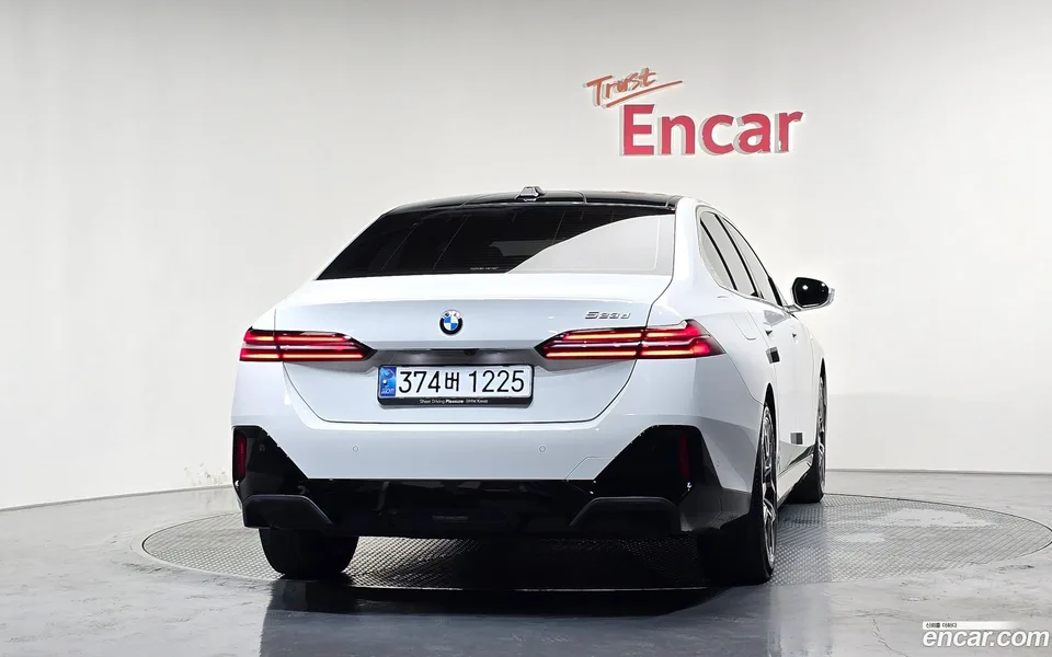 BMW 5 Series 523d M 2024 — thumbnail 4