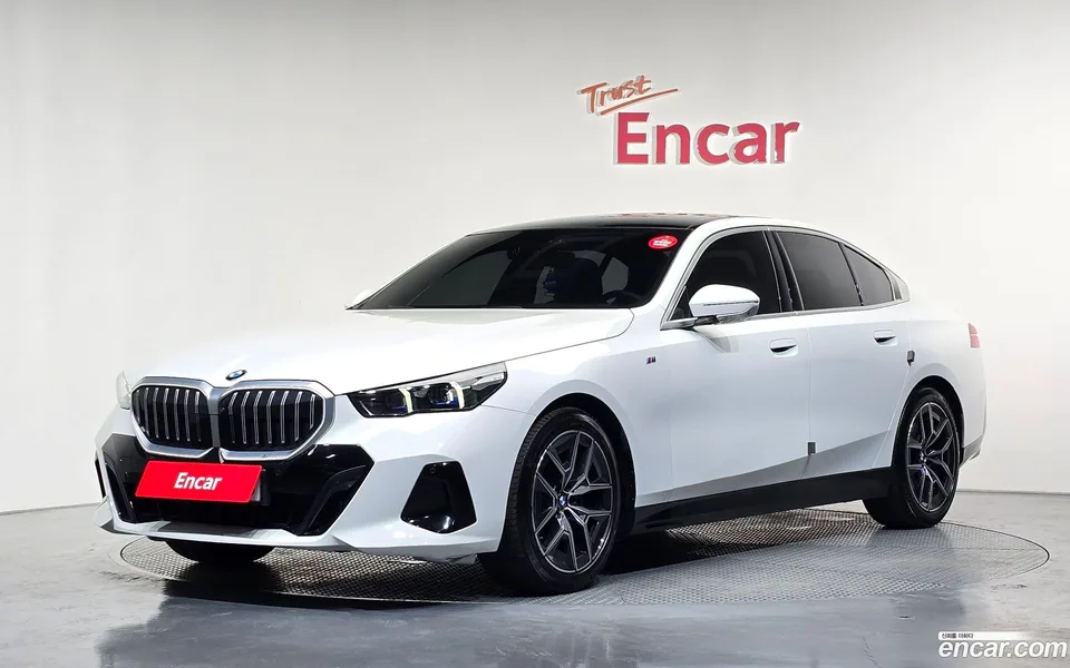 BMW 5 Series 523d M 2024 — photo 1, buy with delivery to Moscow