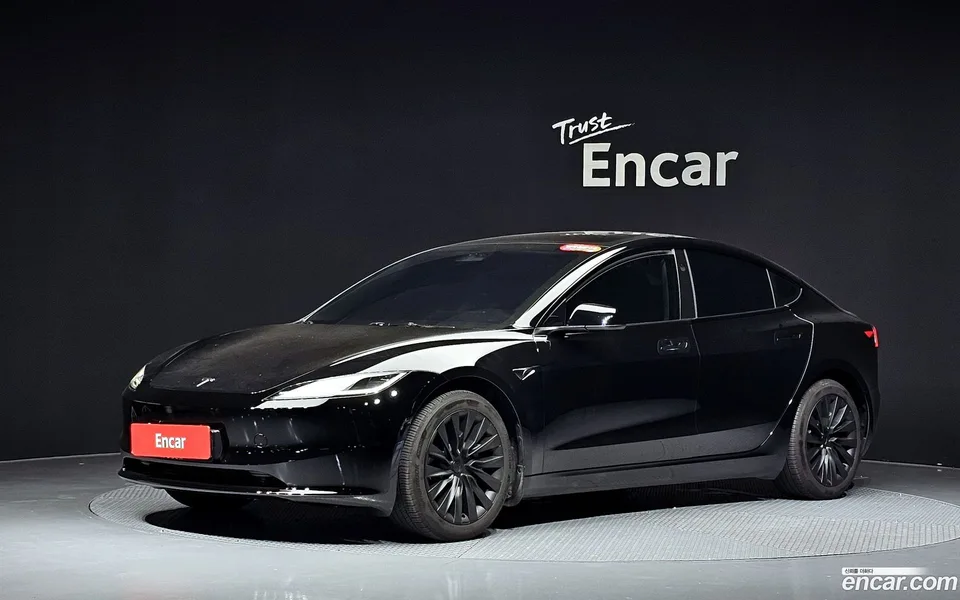 Tesla Model 3 RWD 2025 — photo 1, buy with delivery to Moscow