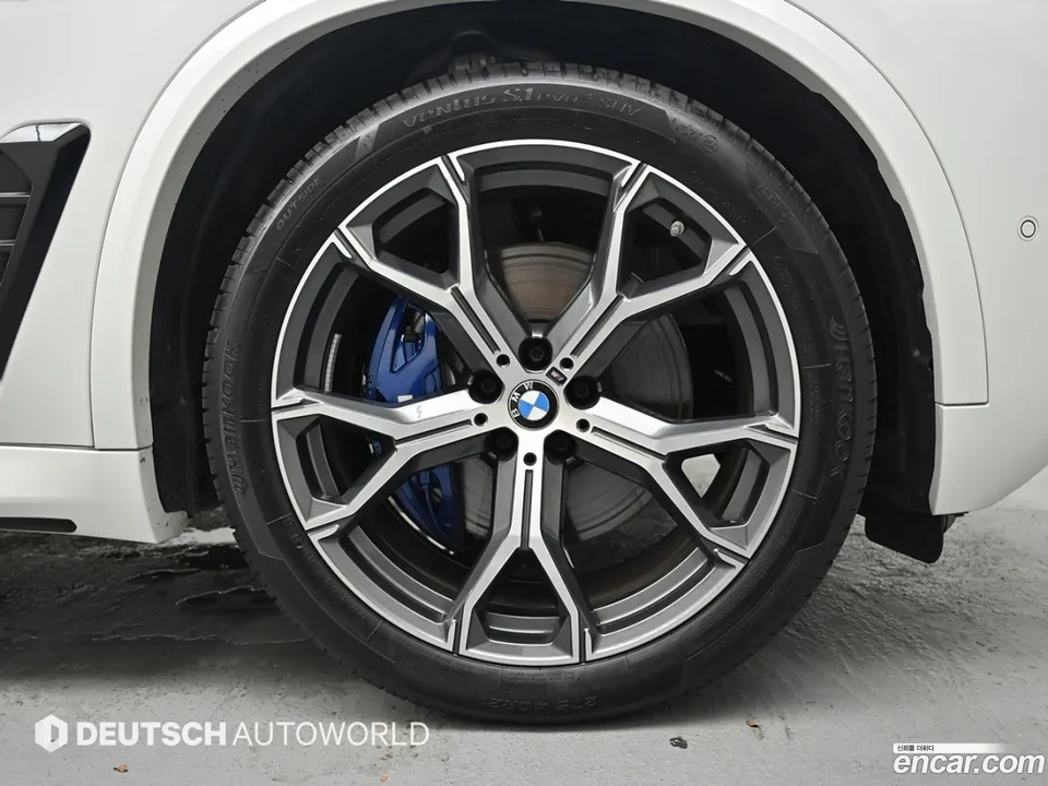 BMW X5 xDrive 40i M 2025 — thumbnail 2