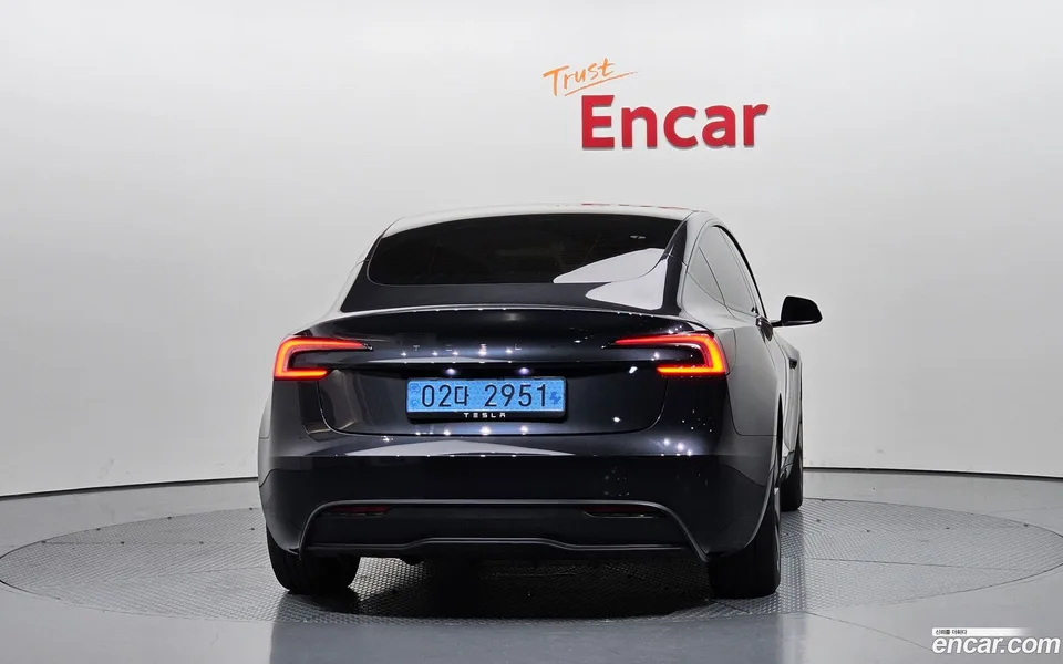 Tesla Model 3 RWD 2025 — thumbnail 4