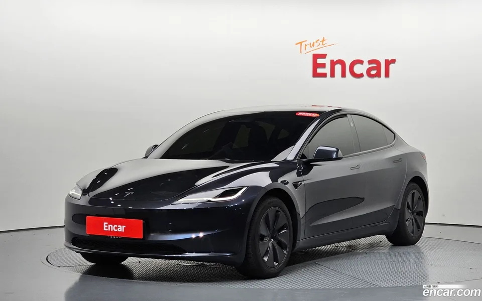 Tesla Model 3 RWD 2025 — photo 1, buy with delivery to Moscow