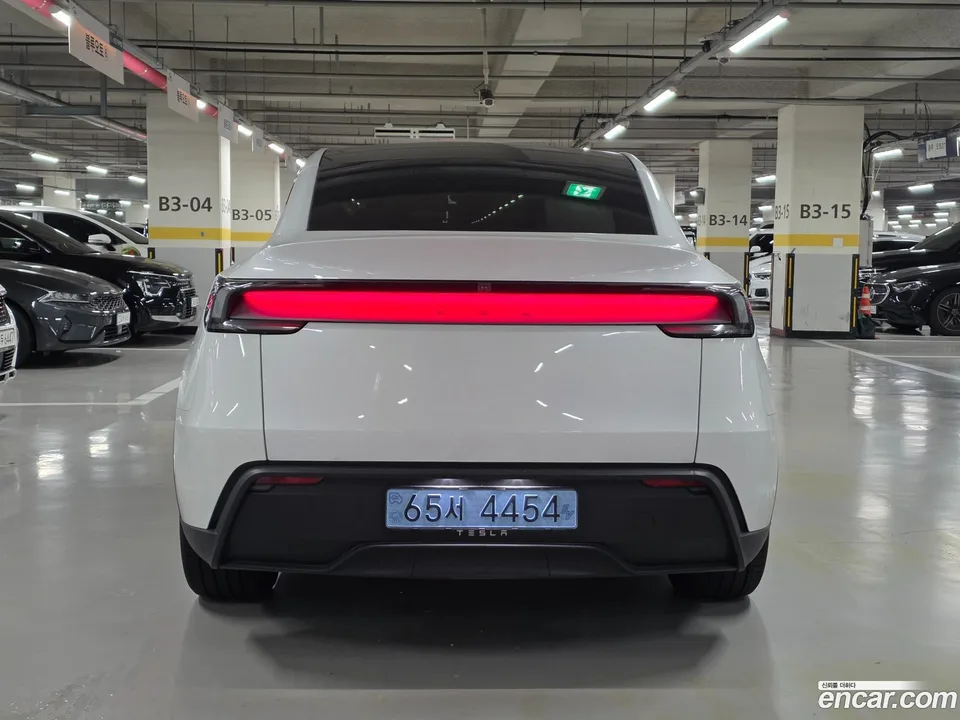 Tesla Model Y RWD 2026 — thumbnail 2