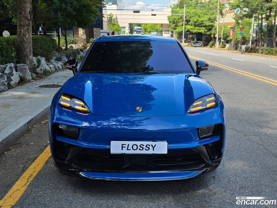 Porsche Macan Electric GTS 2026 — thumbnail 3