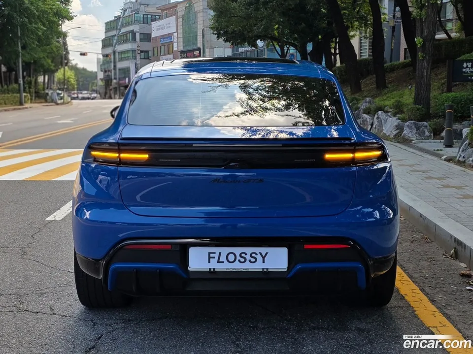 Porsche Macan Electric GTS 2026 — thumbnail 4