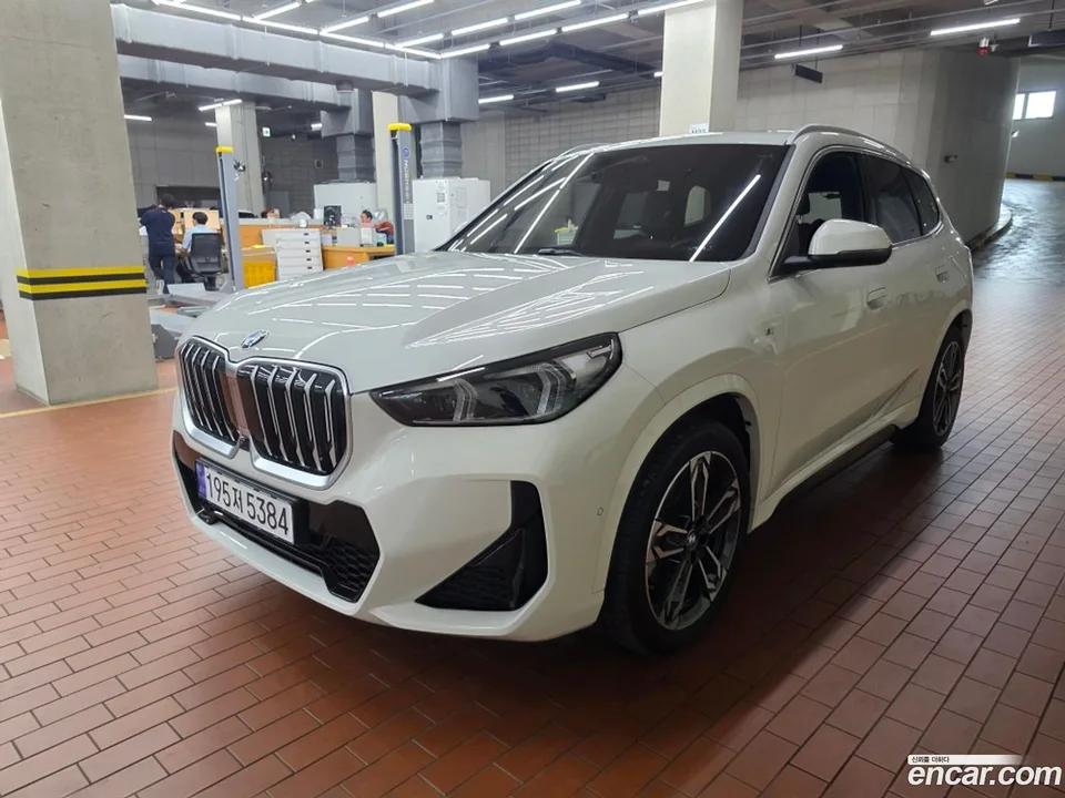 BMW X1 xDrive 20i M 2024 — photo 1, buy with delivery to Moscow