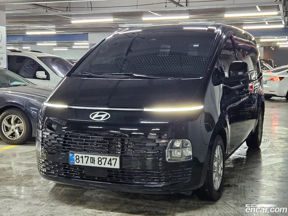 Hyundai Staria 3 2024 — photo 1, buy with delivery to Moscow