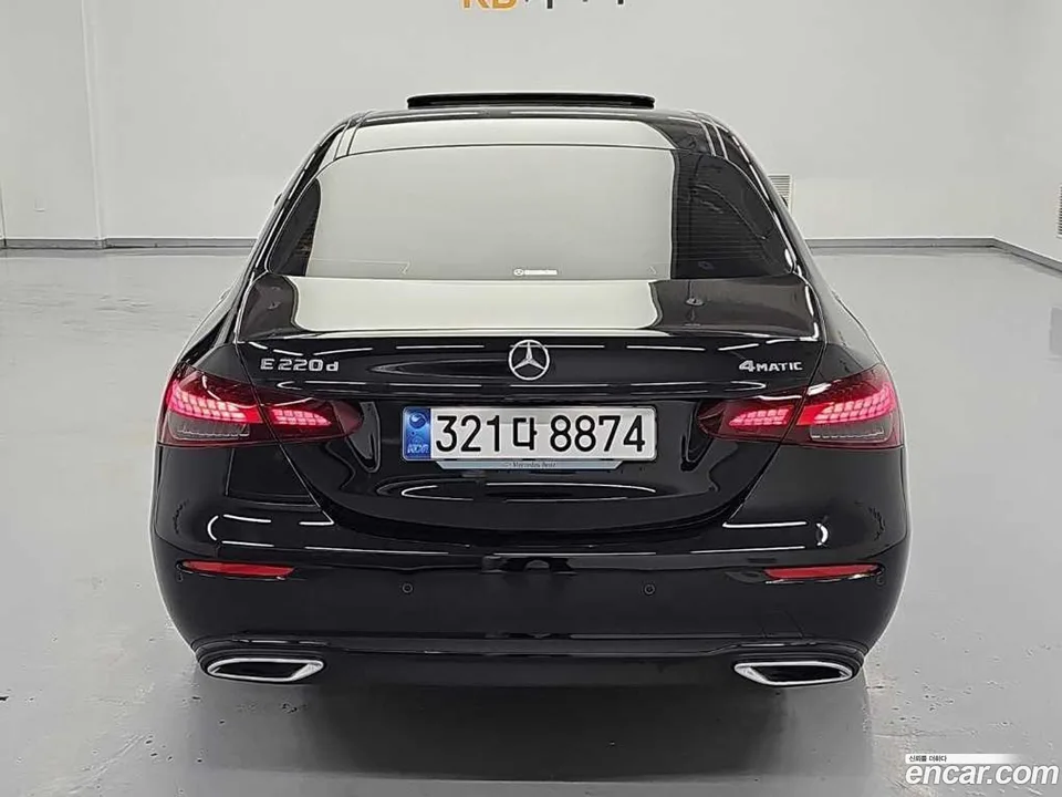 Mercedes-Benz E-Class E220d 4MATIC 2023 — thumbnail 4