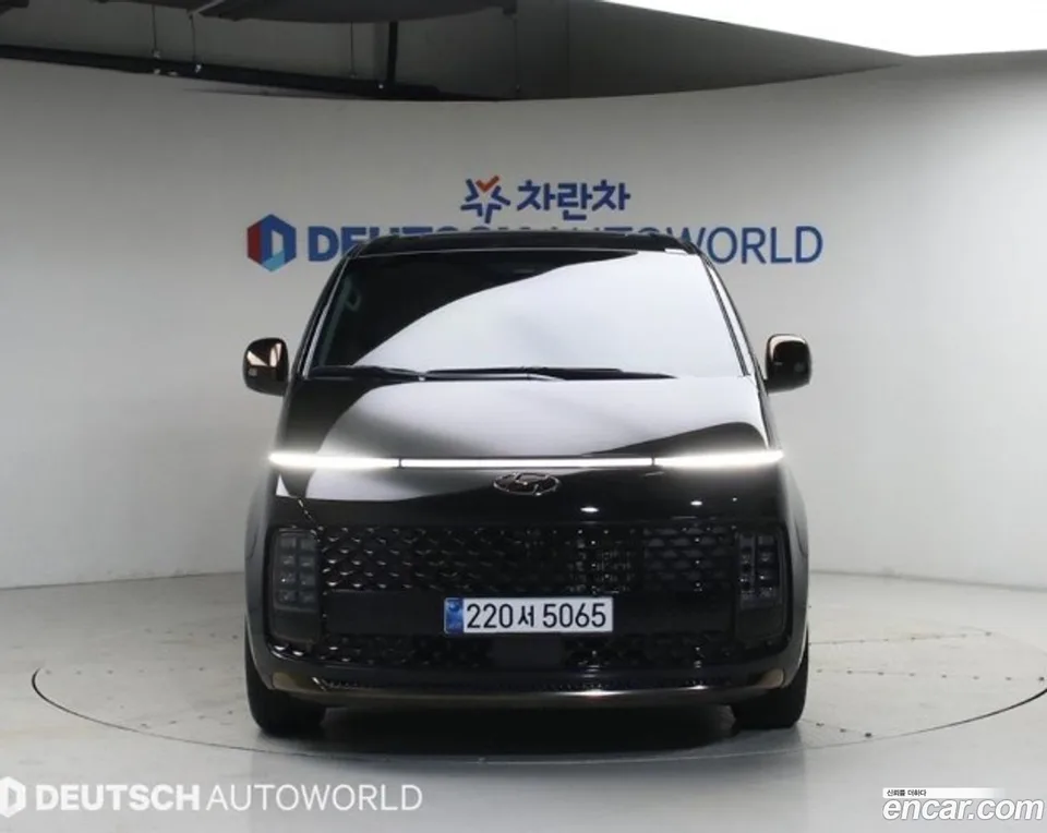 Hyundai Staria 4WD 7 2023 — thumbnail 3