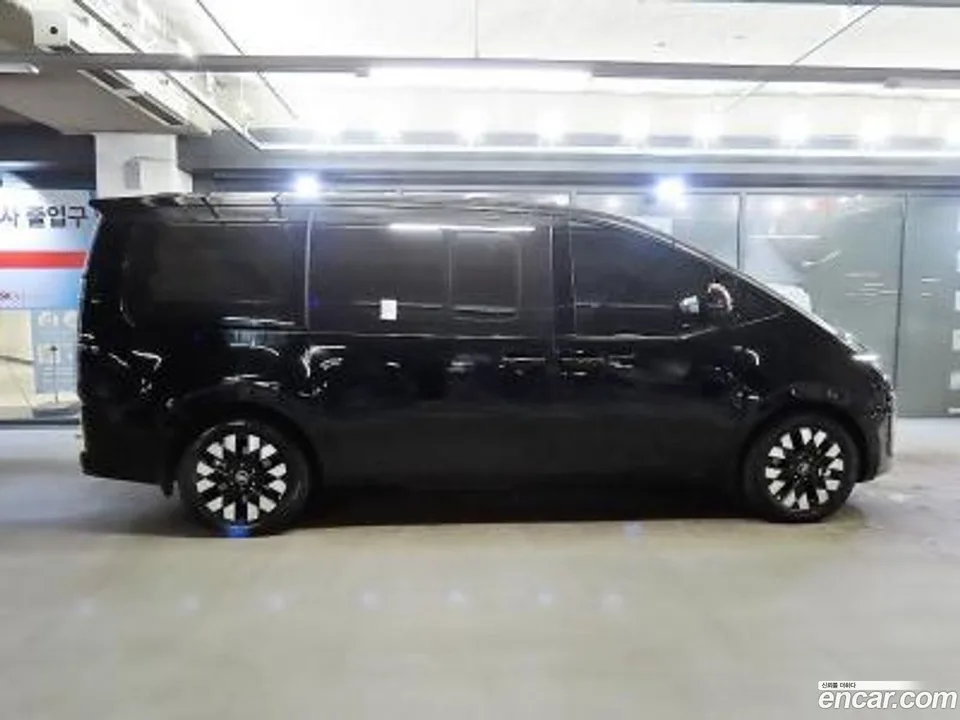 Hyundai Staria 4WD 9 2025 — thumbnail 3