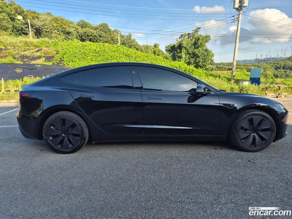 Tesla Model 3 RWD 2025 — thumbnail 2