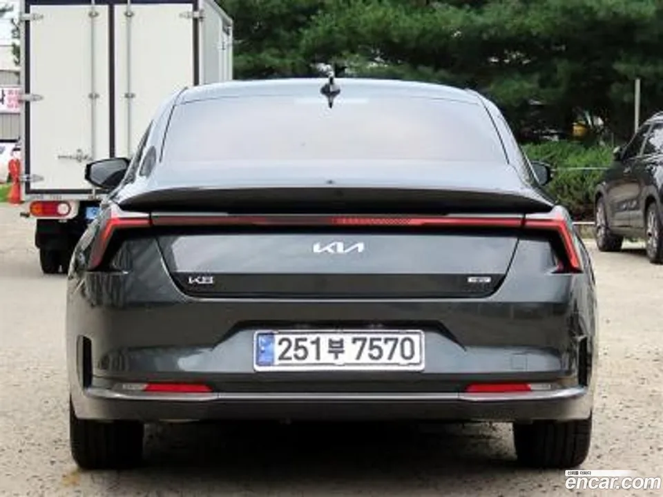 Kia K8 Hybrid 2025 — thumbnail 3