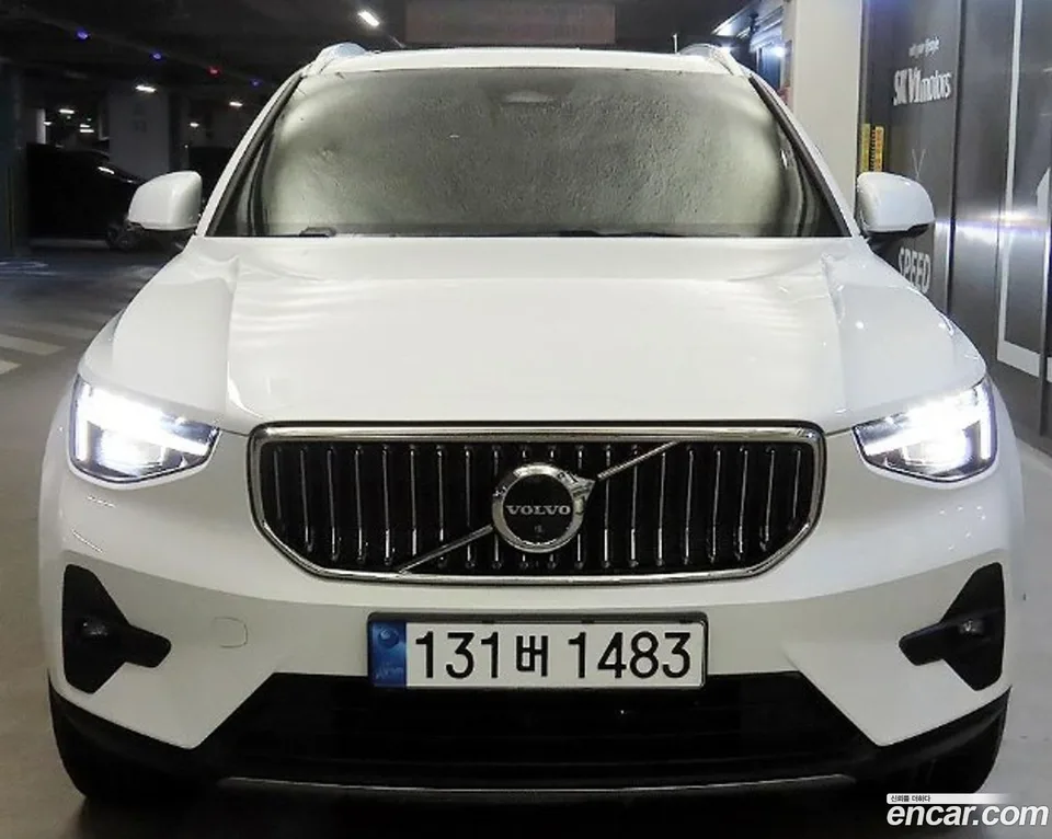 Volvo XC40 B4 2024 — thumbnail 4