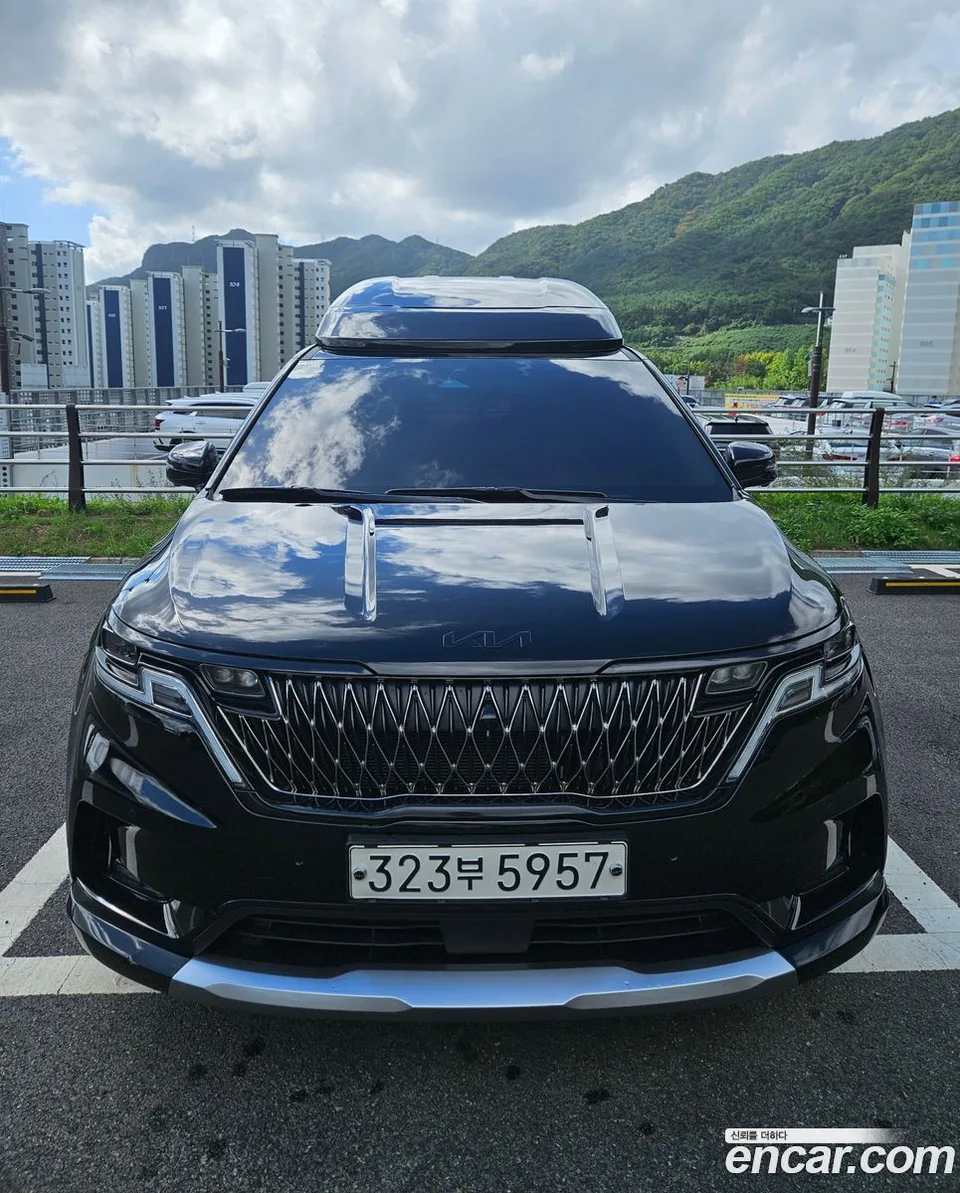 Kia Carnival 7 2023 — thumbnail 3