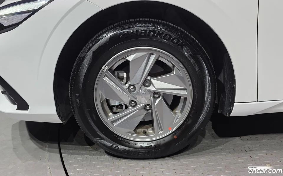 Hyundai Avante CN7 1.6 2025 — thumbnail 2