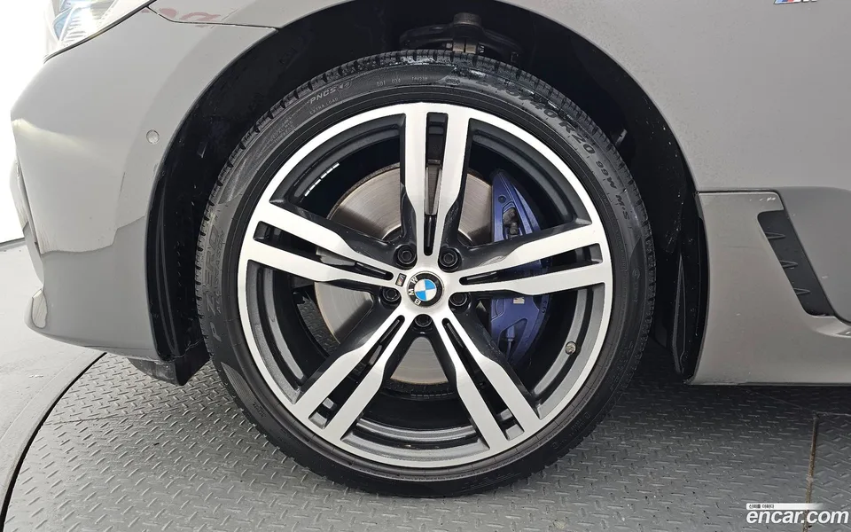 BMW 6 Series GT 640i xDrive M 2022 — thumbnail 2