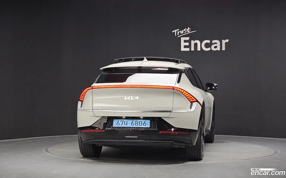 Kia EV6 2023 — thumbnail 4