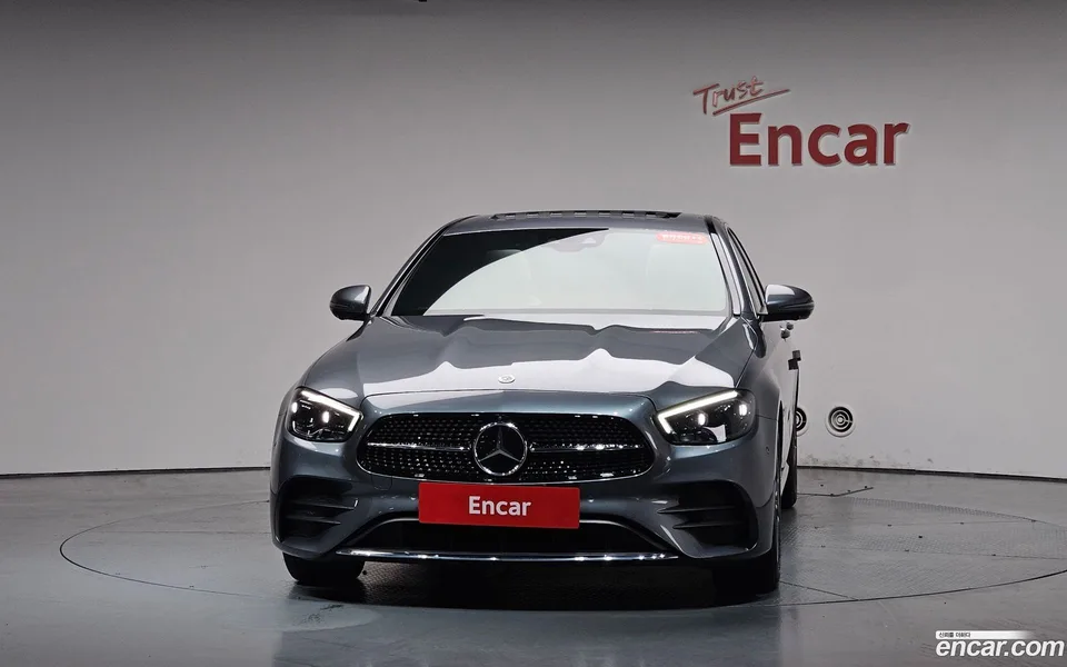 Mercedes-Benz E-Class E250 AMG Line 2023 — thumbnail 3