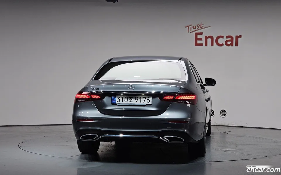 Mercedes-Benz E-Class E250 AMG Line 2023 — thumbnail 4
