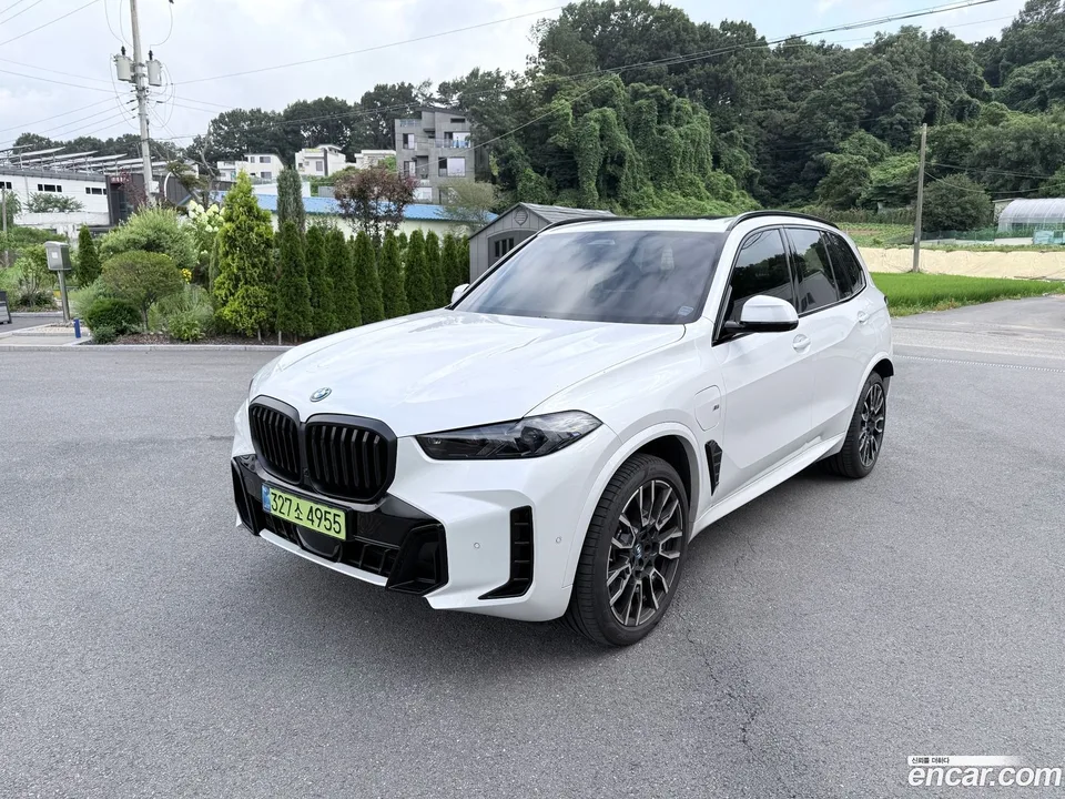 BMW X5 xDrive 50e M 2024 — photo 1, buy with delivery to Moscow