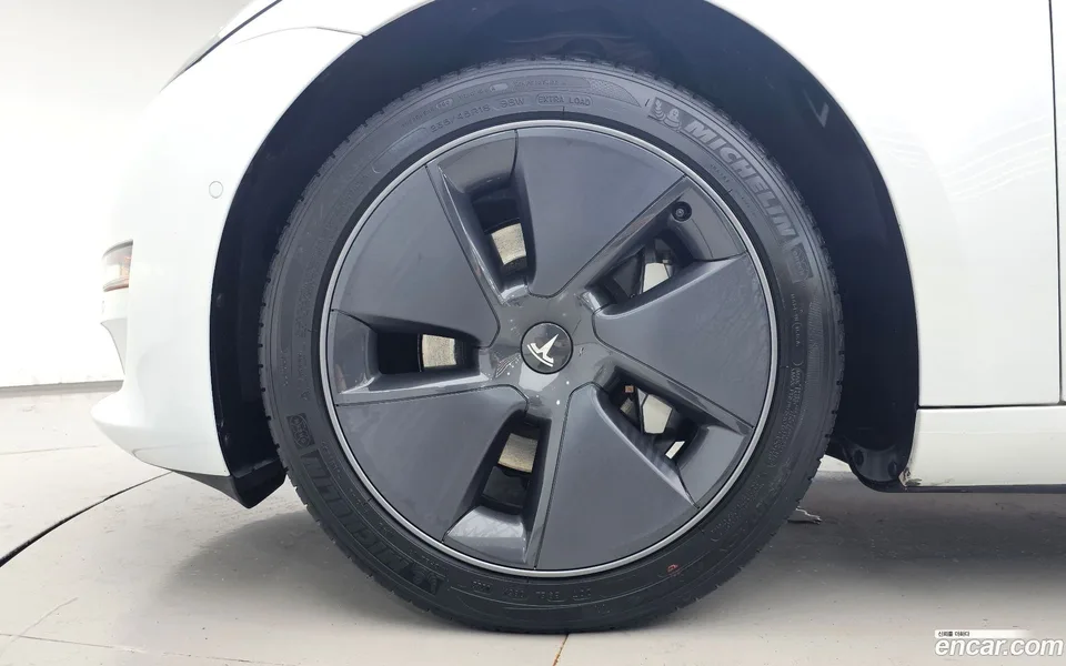 Tesla Model 3 AWD 2022 — thumbnail 2