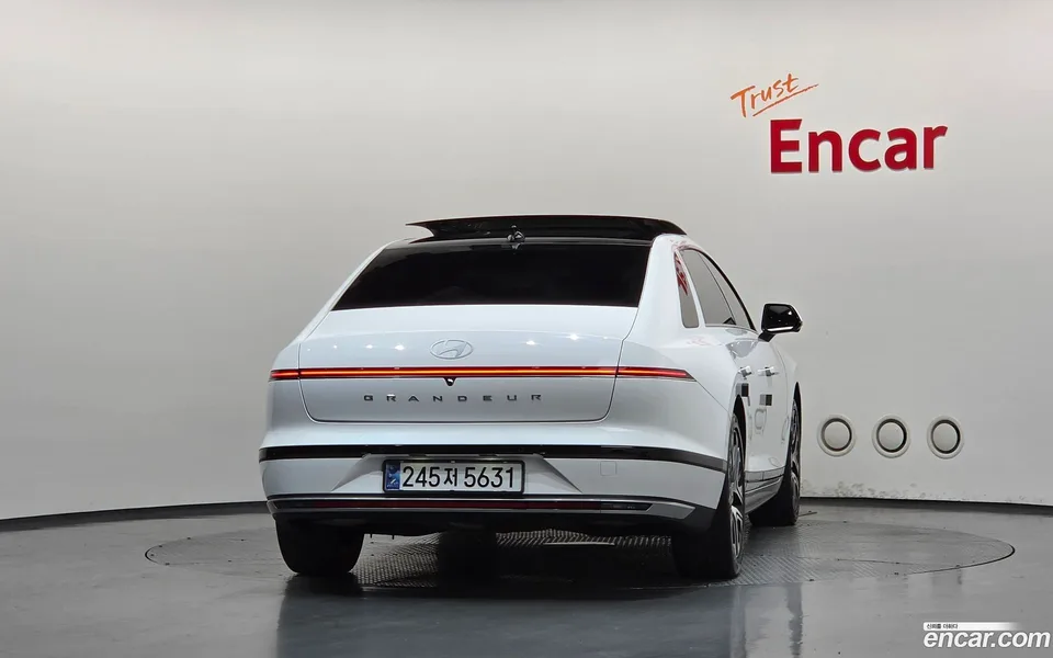 Hyundai Grandeur 3.5 LPG 2WD 2023 — thumbnail 4
