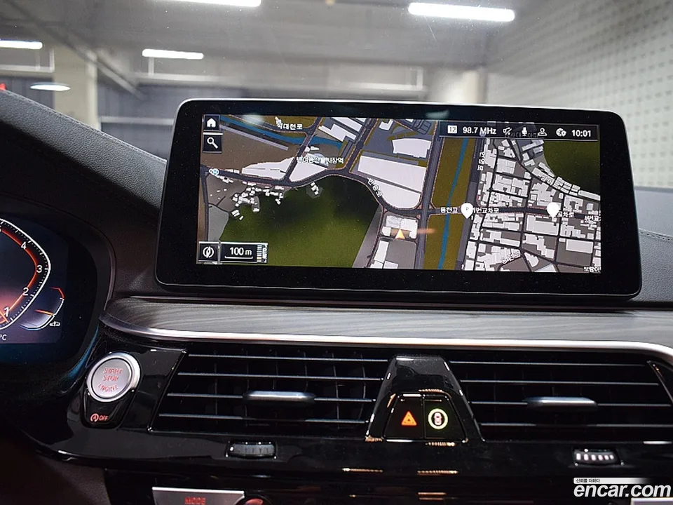 BMW 5 Series 530i 2022 — миниатюра 2