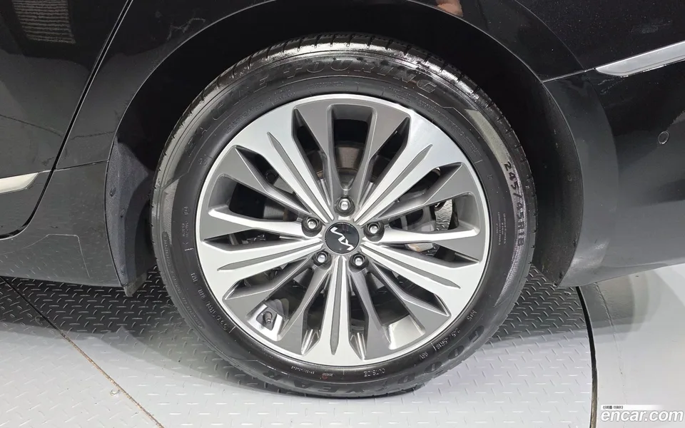 Kia K8 Hybrid 2023 — thumbnail 5