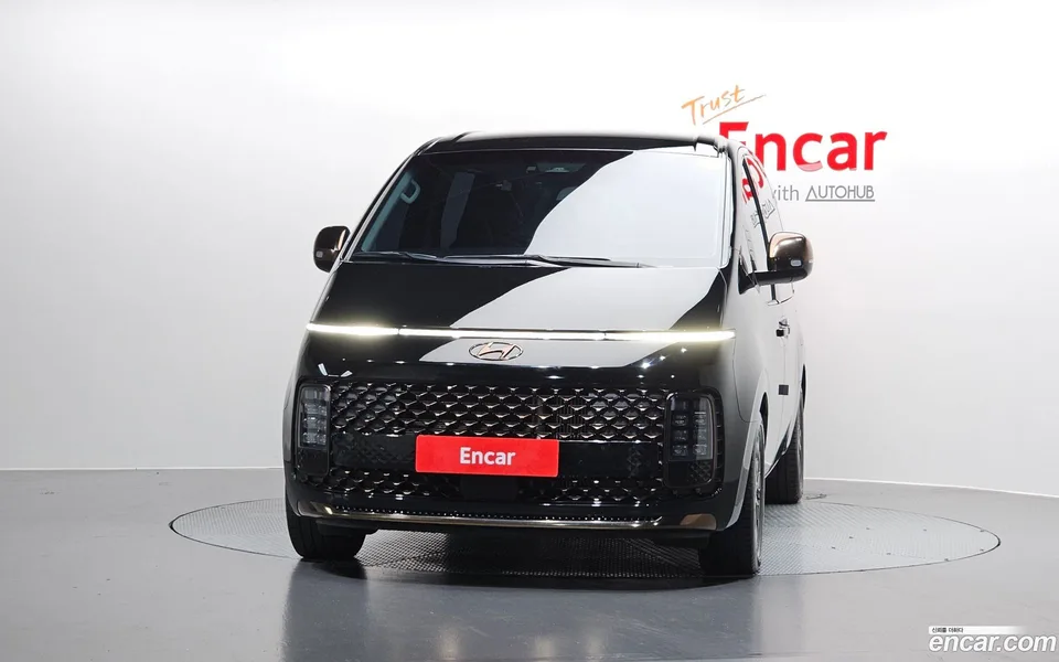 Hyundai Staria 9 2024 — thumbnail 3